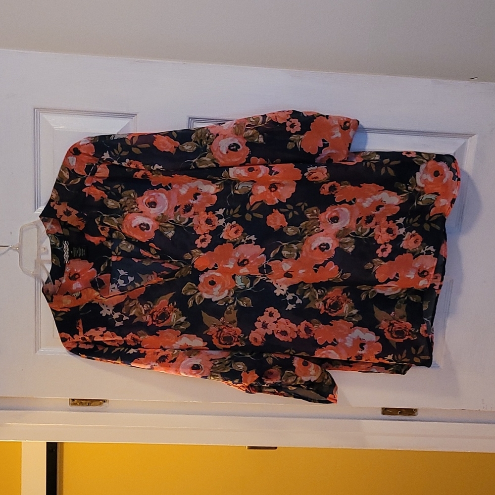 Gently used plus sizes blouse